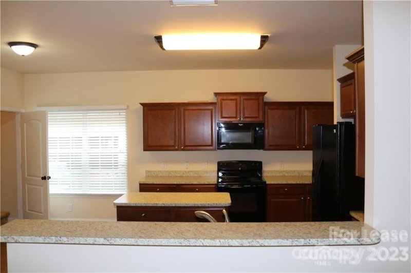 Property image 2 at 10246 Meadow Crossing Lane, Cornelius, NC 28031