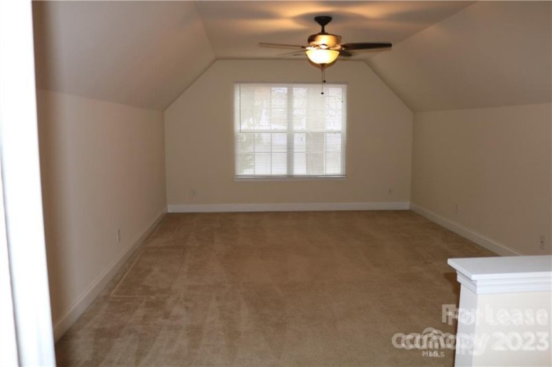 Property image 4 at 10246 Meadow Crossing Lane, Cornelius, NC 28031