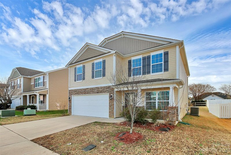 Property image 2 at 1379 Kent Downs Avenue, Concord, NC 28027