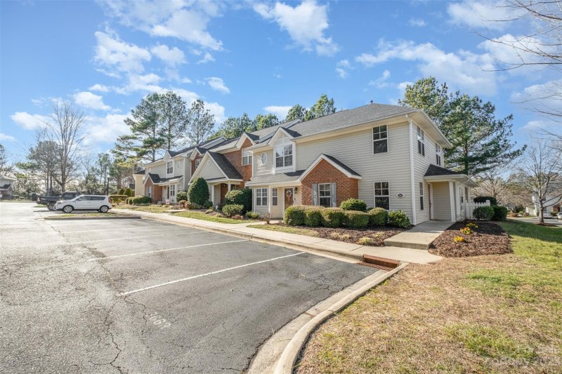 Property image 4 at 3663 Melrose Cottage Drive, Matthews, NC 28105