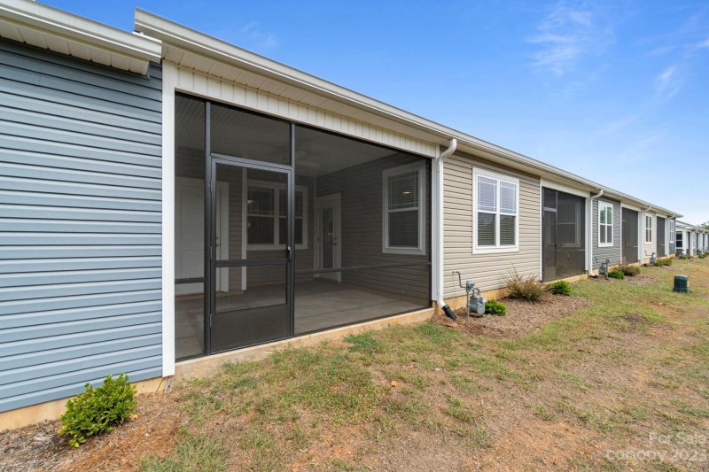 Property image 2 at 2806 15th Avenue Place, Hickory, NC 28602