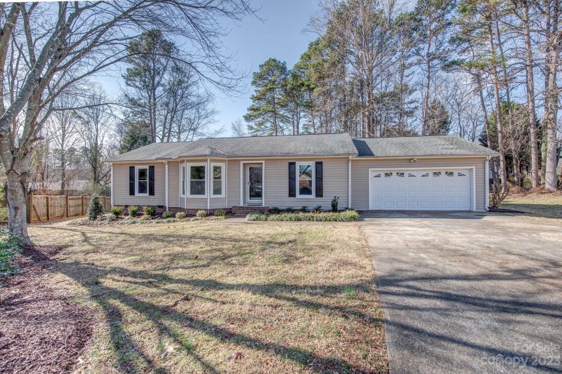 Property image 2 at 131 Smoke Tree Court, Gastonia, NC 28056