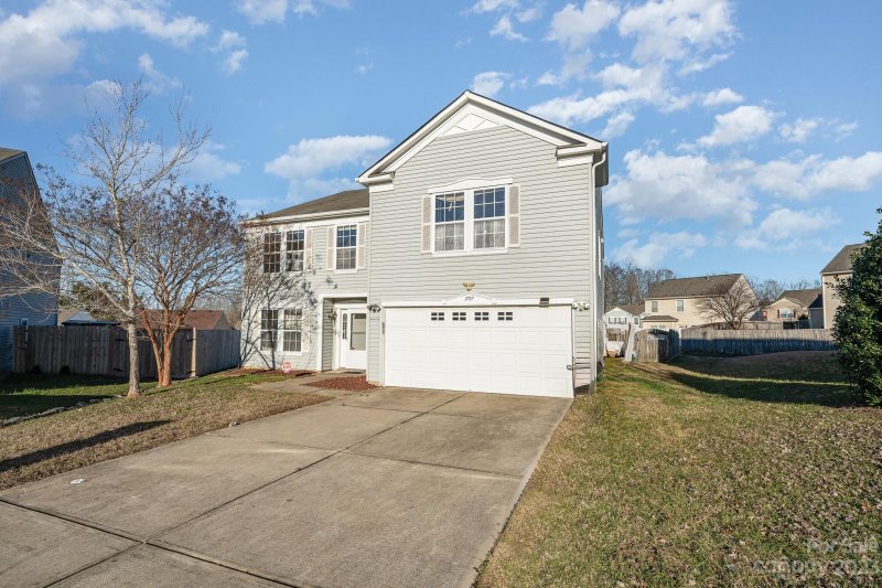 Property image 2 at 1707 Larne Circle, Charlotte, NC 28214