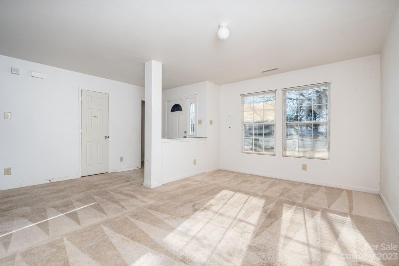 Property image 4 at 1707 Larne Circle, Charlotte, NC 28214