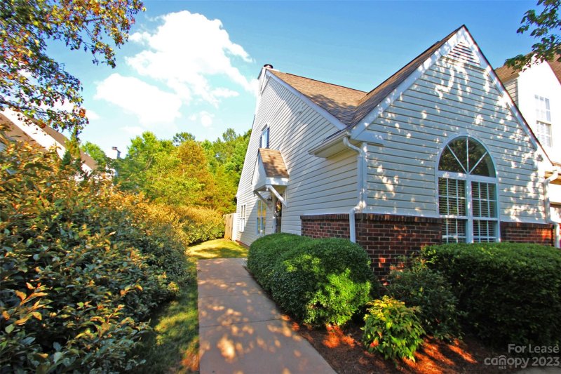 Property image 2 at 8231 Southgate Commons Drive, Charlotte, NC 28277