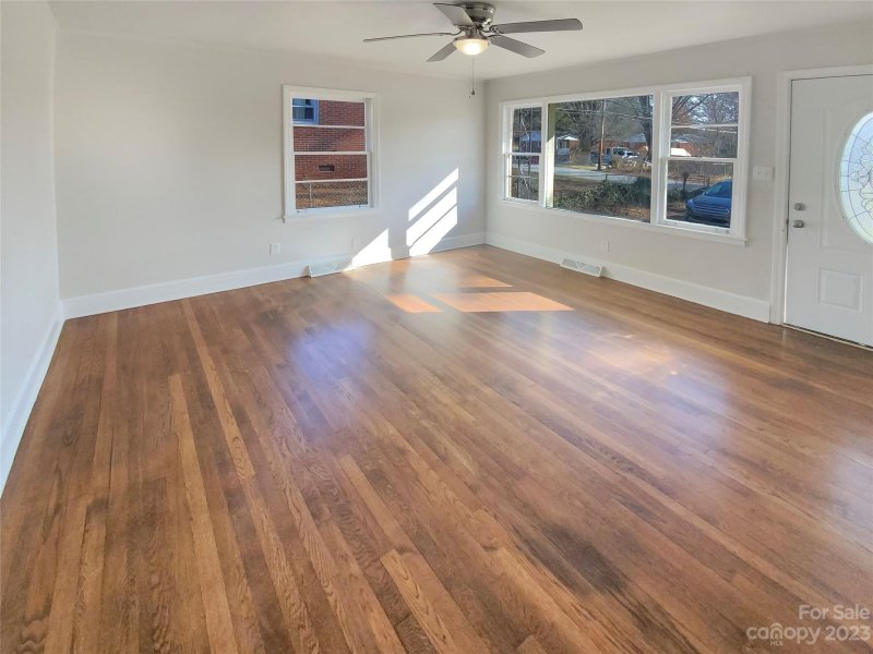 Property image 3 at 4619 Sampson Street, Charlotte, NC 28208