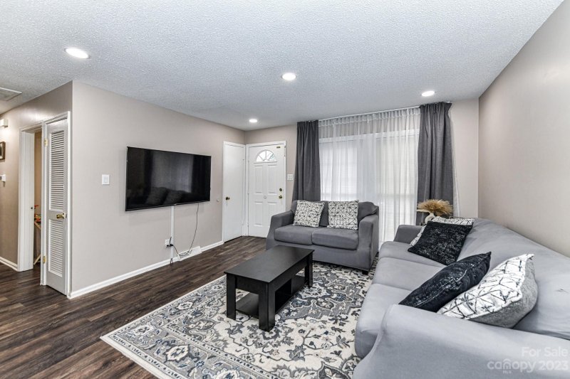 Property image 3 at 917 Dunleigh Drive, Charlotte, NC 28214