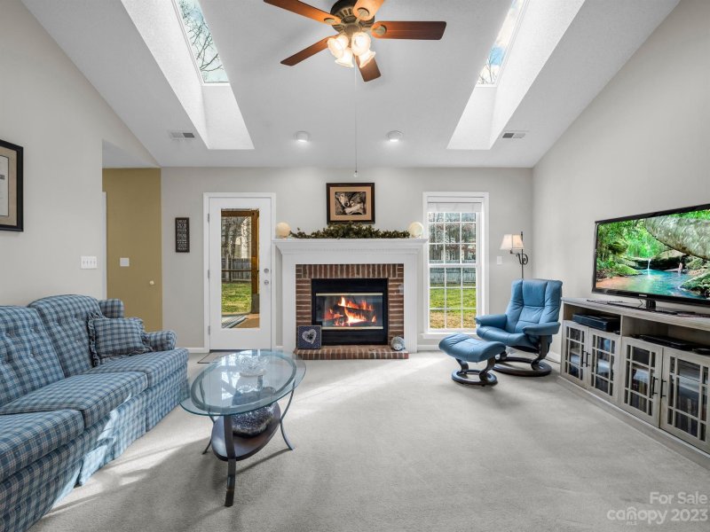 Property image 3 at 995 Thorncrest Court, Fletcher, NC 28732