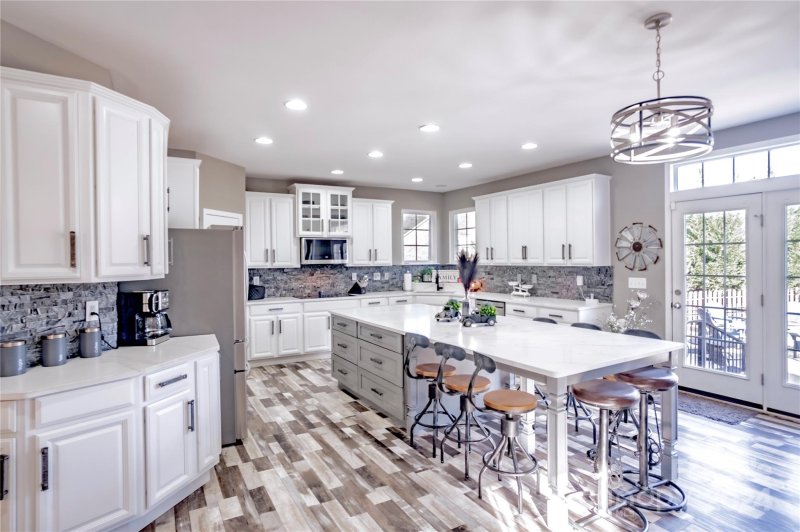 Property image 2 at 143 W Warfield Drive, Mooresville, NC 28115