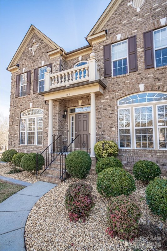 Property image 3 at 143 W Warfield Drive, Mooresville, NC 28115