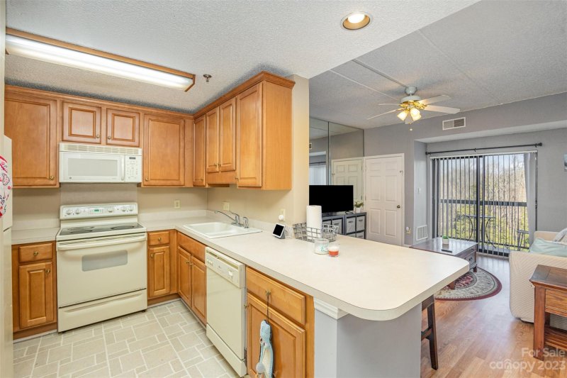 Property image 5 at 211 Heritage Boulevard, Fort Mill, SC 29715