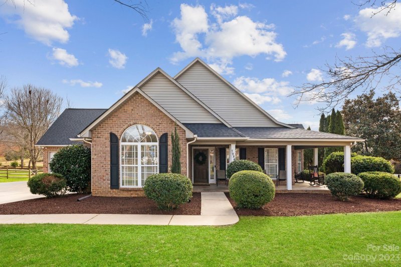 Property image 2 at 7954 King Arthurs Court, Denver, NC 28037