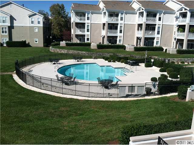 Property image 2 at 1338 Torrence Circle, Davidson, NC 28036