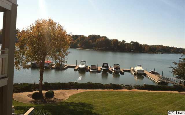 Property image 5 at 1338 Torrence Circle, Davidson, NC 28036