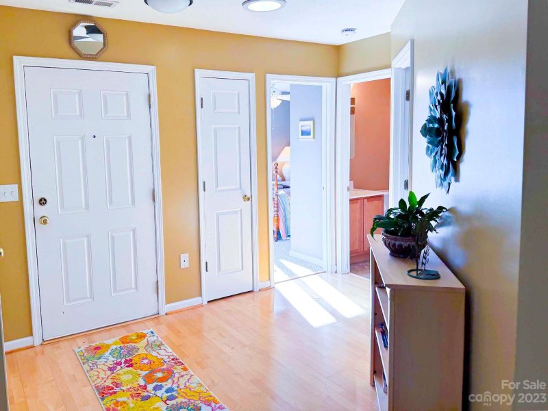 Property image 5 at 412 Wiltshire Circle, Fletcher, NC 28732