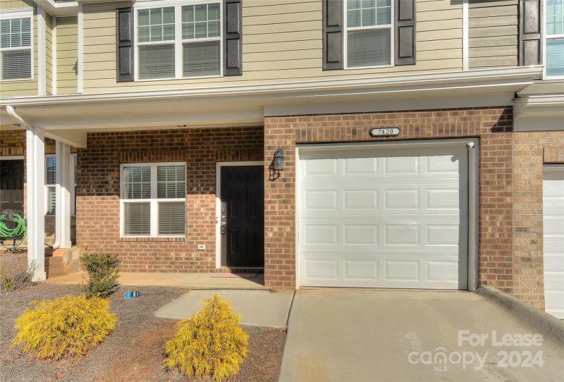 Property image 3 at 7420 Sienna Heights Place, Charlotte, NC 28213