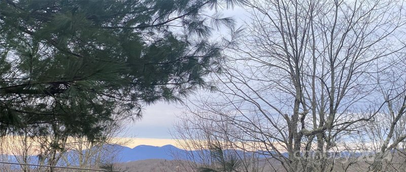 Property image 2 at 103 Mid Holiday Lane, Beech Mountain, NC 28604