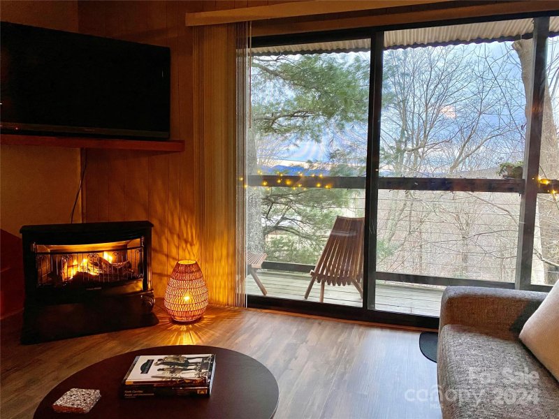 Property image 3 at 103 Mid Holiday Lane, Beech Mountain, NC 28604