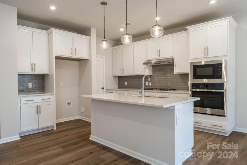 Property image 2 at 8209 Franklin Trail Street, Mint Hill, NC 28227