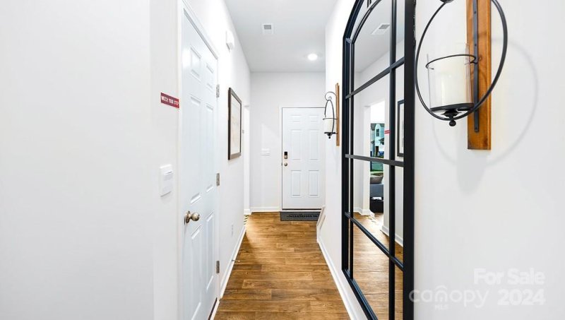 Property image 4 at 7008 North Mills Road, Charlotte, NC 28216