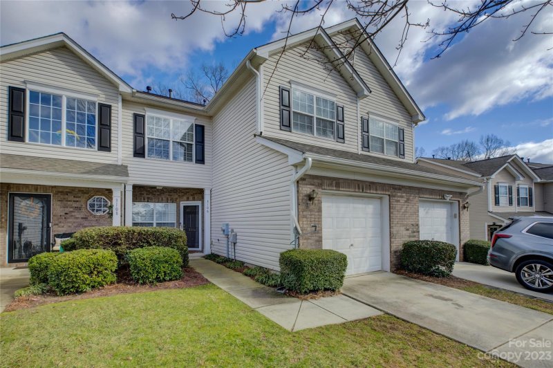 Property image 2 at 3106 Summerfield Ridge Lane, Matthews, NC 28105