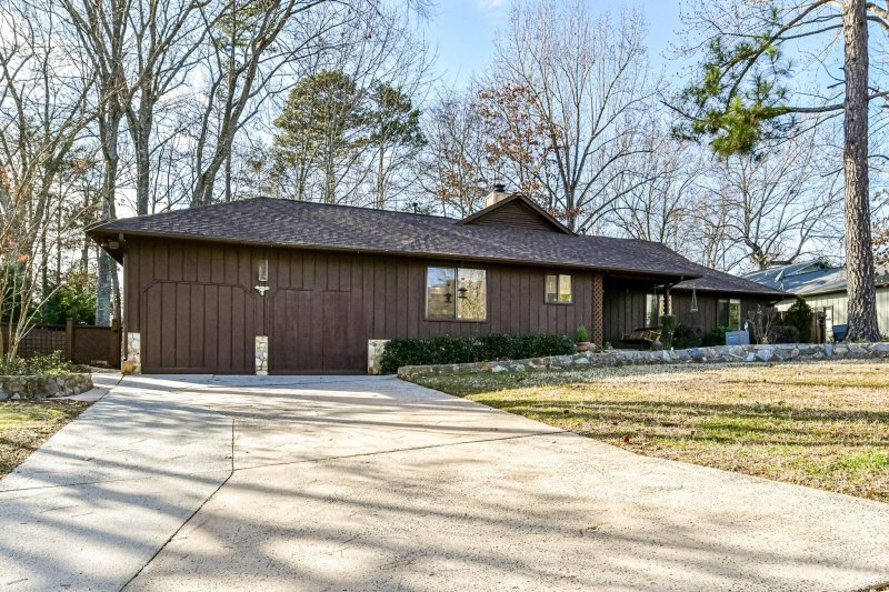 8114 Rittenhouse Circle