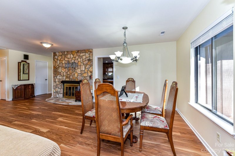 Property image 5 at 8114 Rittenhouse Circle, Charlotte, NC 28270