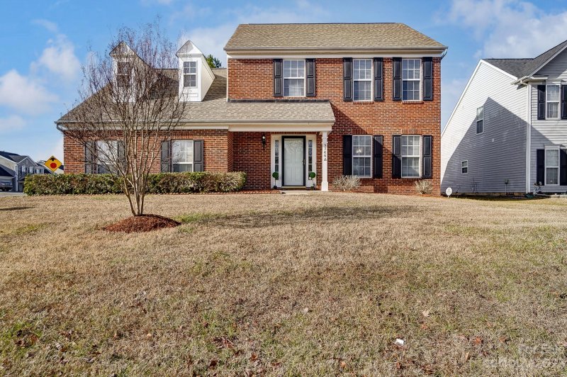 Property image 2 at 9746 Holly Park Drive, Charlotte, NC 28214