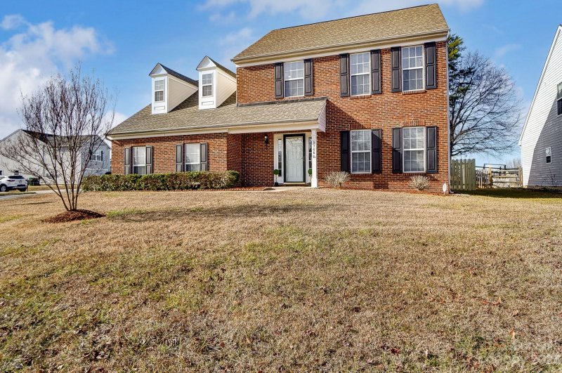 Property image 4 at 9746 Holly Park Drive, Charlotte, NC 28214