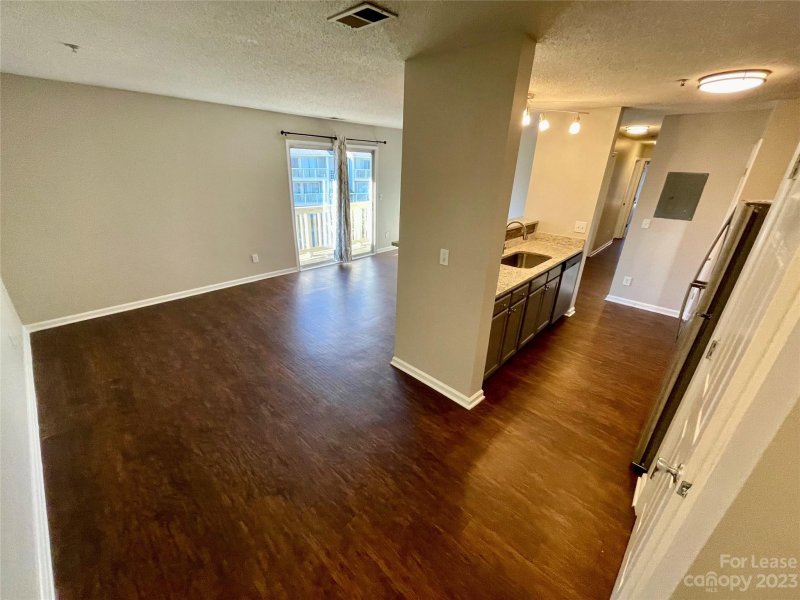 Property image 2 at 1620 Arlyn Circle, Charlotte, NC 28213