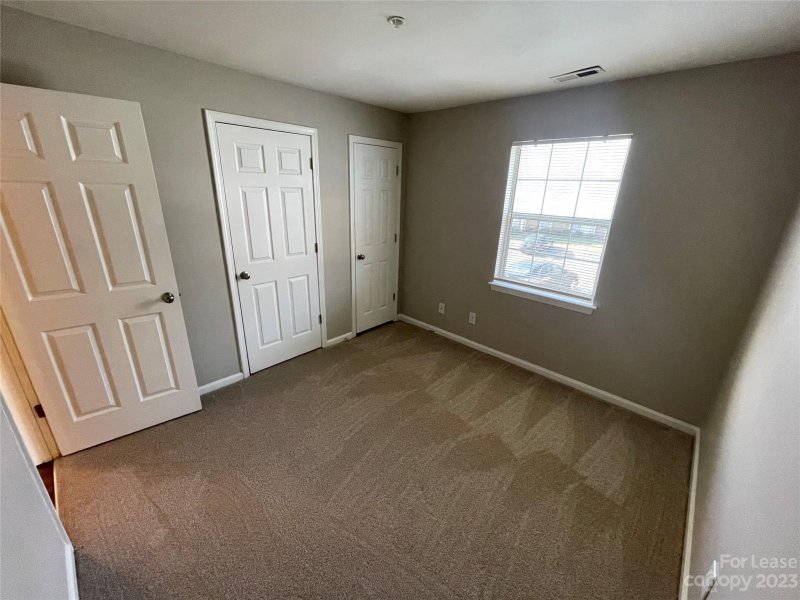 Property image 3 at 1620 Arlyn Circle, Charlotte, NC 28213