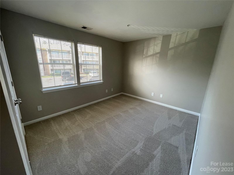 Property image 4 at 1620 Arlyn Circle, Charlotte, NC 28213