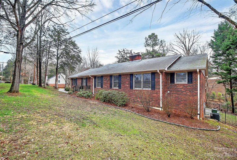 Property image 4 at 2701 Rea Road, Charlotte, NC 28226