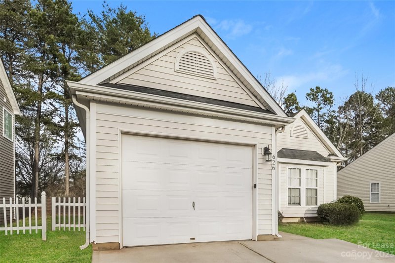 Property image 3 at 626 Tribune Drive, Charlotte, NC 28214