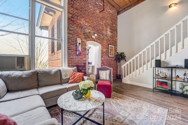 Property image 4 at 201 S Hoskins Road, Charlotte, NC 28208