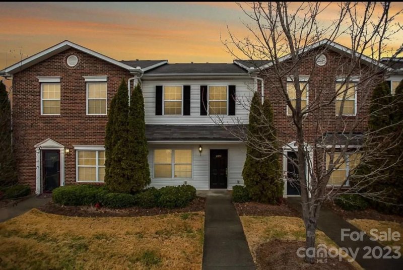 Property image 2 at 2409 Ryerson Court, Charlotte, NC 28213