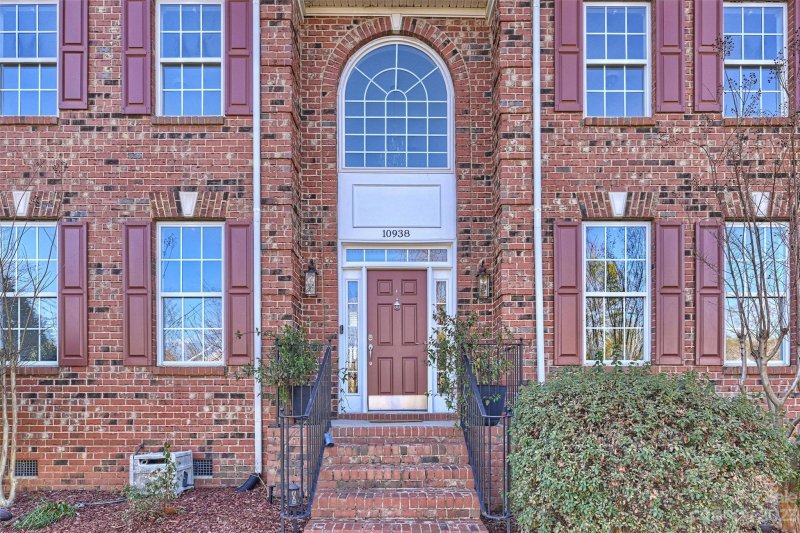 Property image 2 at 10938 Persimmon Creek Drive, Mint Hill, NC 28227