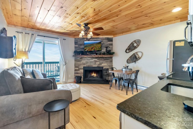 Property image 4 at 301 Pinnacle Inn Road, Beech Mountain, NC 28604