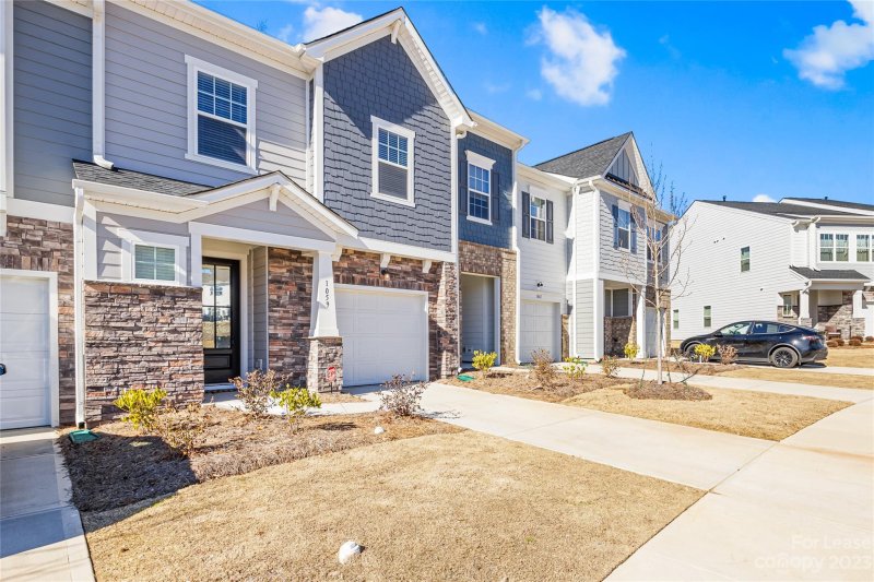 Property image 2 at 1059 Grays Mill Road, Charlotte, NC 28215