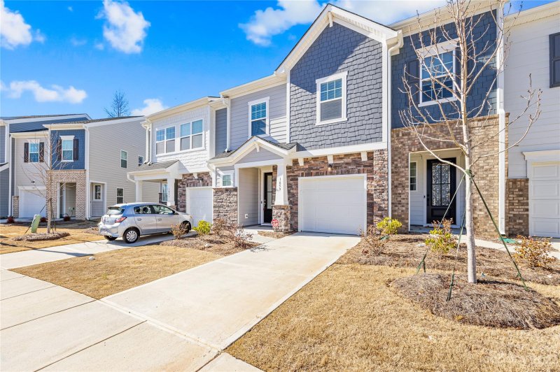 Property image 3 at 1059 Grays Mill Road, Charlotte, NC 28215