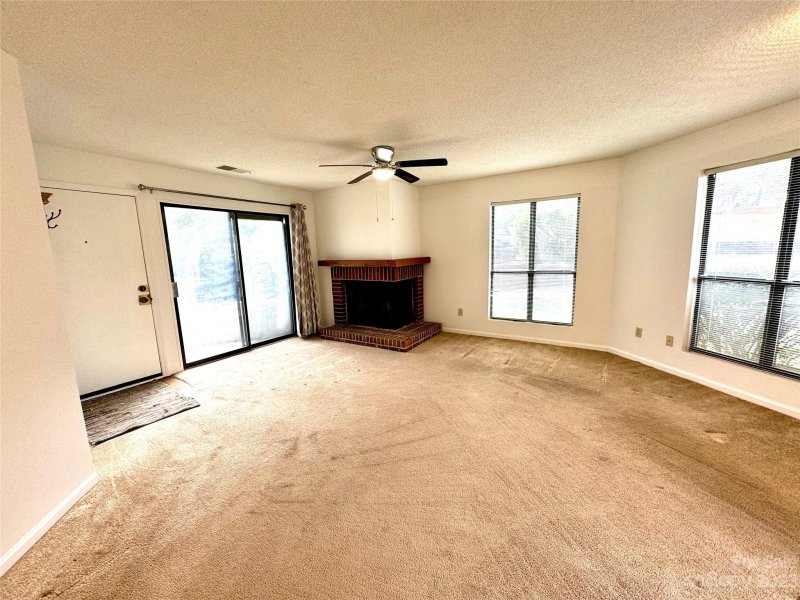 Property image 4 at 8101 Cedar Glen Drive, Charlotte, NC 28212