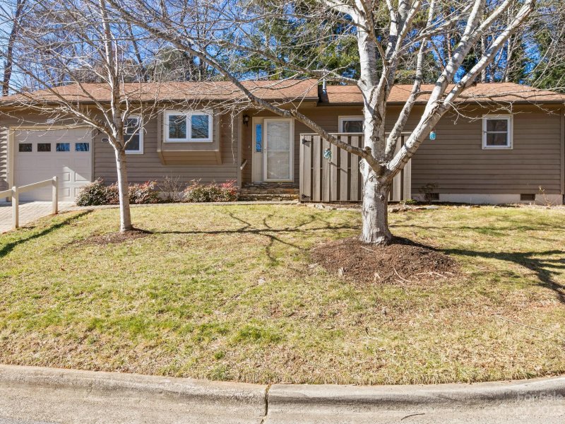 Property image 2 at 6 Hedgerose Court, Asheville, NC 28805