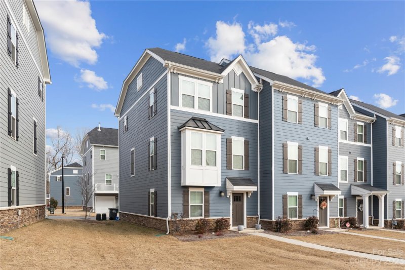 Property image 3 at 10824 Overlook Mountain Drive, Charlotte, NC 28216