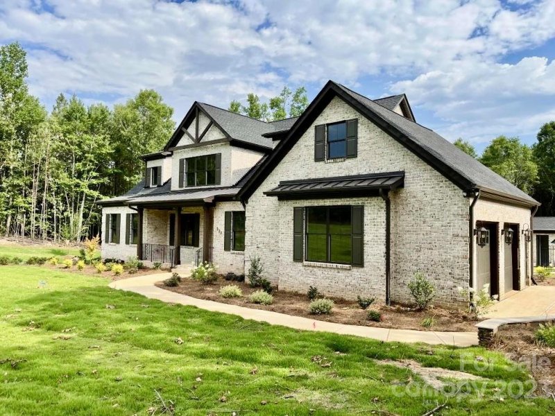 530 Deanne Drive