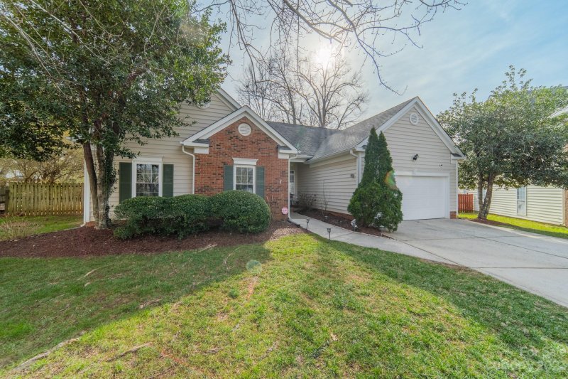 Property image 2 at 9429 Olivia Lane, Charlotte, NC 28277