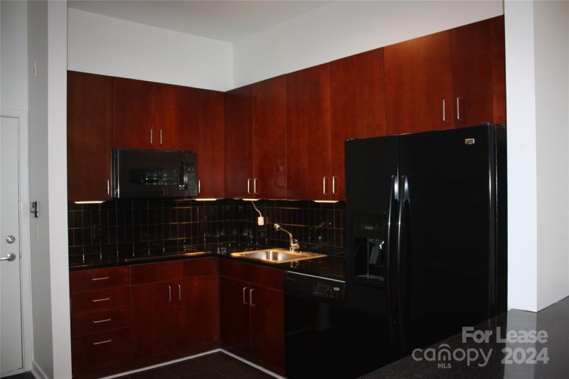 Property image 2 at 2125 Southend Drive, Charlotte, NC 28203