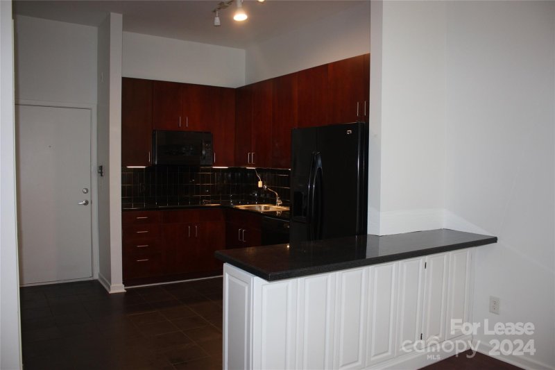 Property image 3 at 2125 Southend Drive, Charlotte, NC 28203