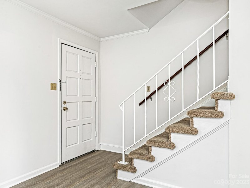 Property image 3 at 2227 Rexford Road, Charlotte, NC 28211