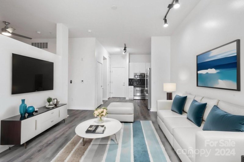 Property image 4 at 525 E 6th Street, Charlotte, NC 28202