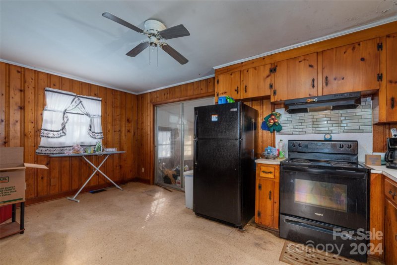 Property image 5 at 4501 Knollcrest Drive, Charlotte, NC 28208